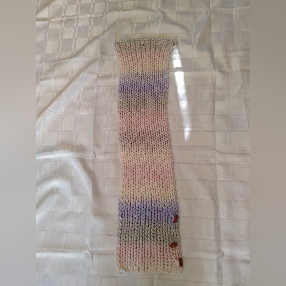 Pastel Scarf Shrug Handmade with Wooden Buttons - Picture 7 of 8